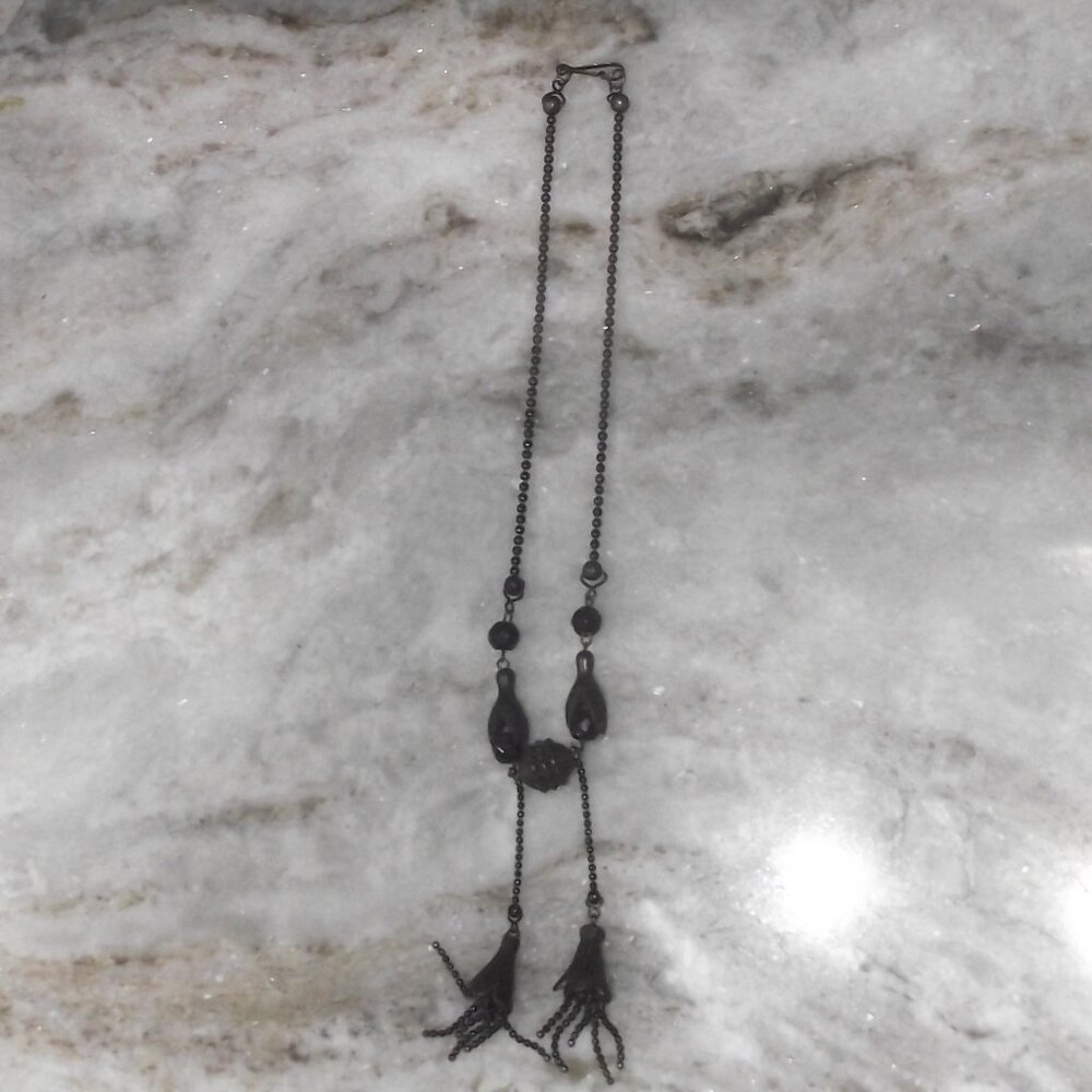 Black flapper necklace